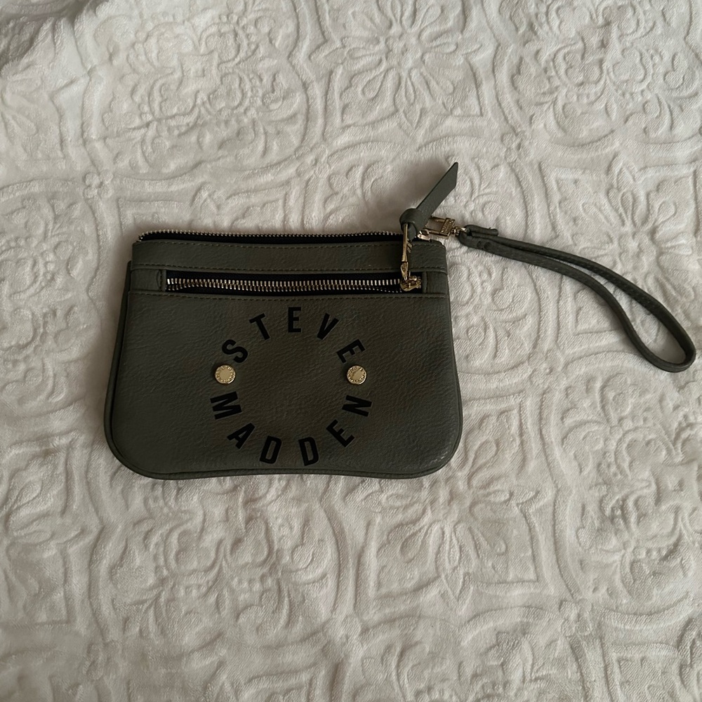 Steve Madden Green Wristlet with Black Accents
